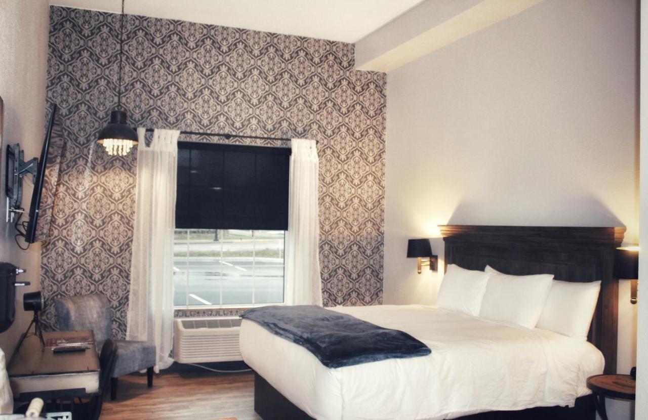 Waterfront Hotel 5*